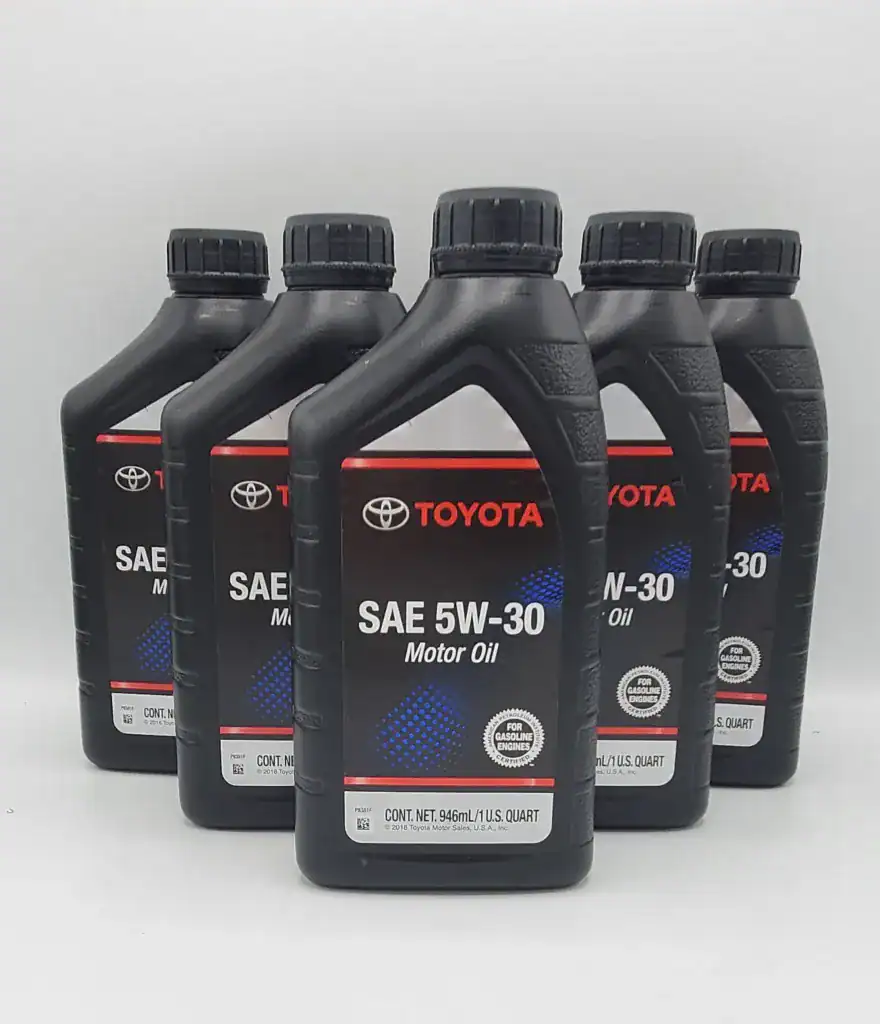 Toyota SAE 5W-30 Synthetic Blend Motor Oil Quart Bottles